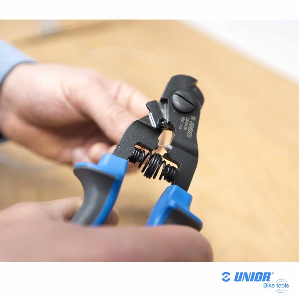 Pince coupe cable UNIOR pour embout de câble