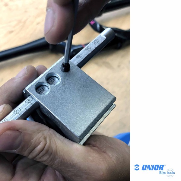 Guide de coupe fourche UNIOR
